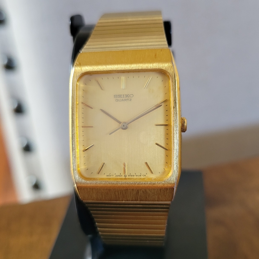 Seiko 80's Vintage Dress Watch - 5Y95-5000